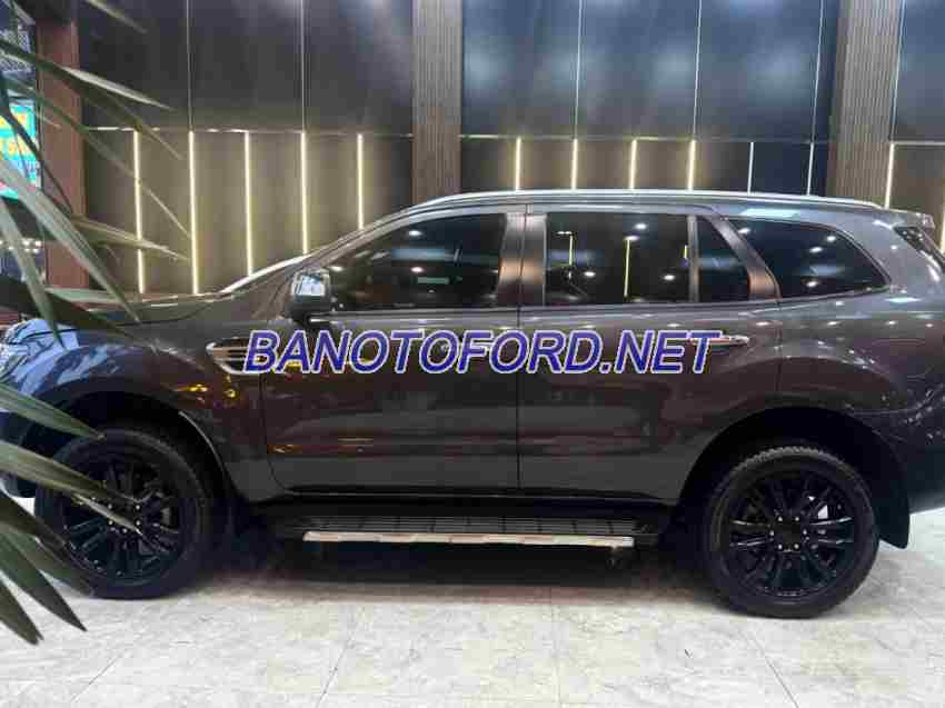 Ford Everest Titanium 2.0L 4x4 AT model 2018 xe chuẩn hết ý