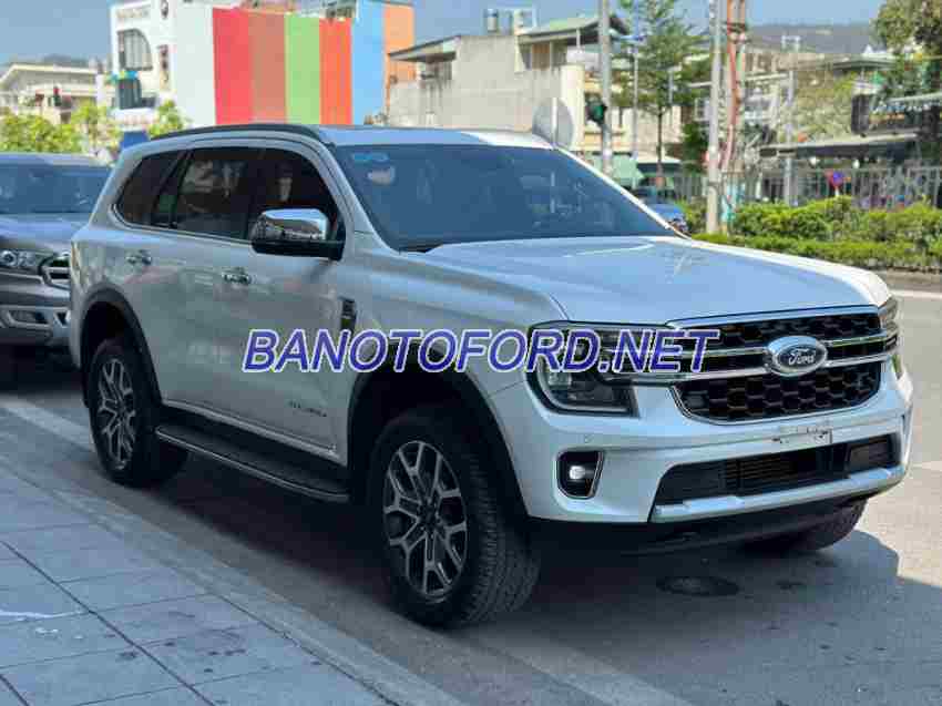 Cần bán gấp xe Ford Everest Titanium 2.0L 4x2 AT 2022 màu Trắng