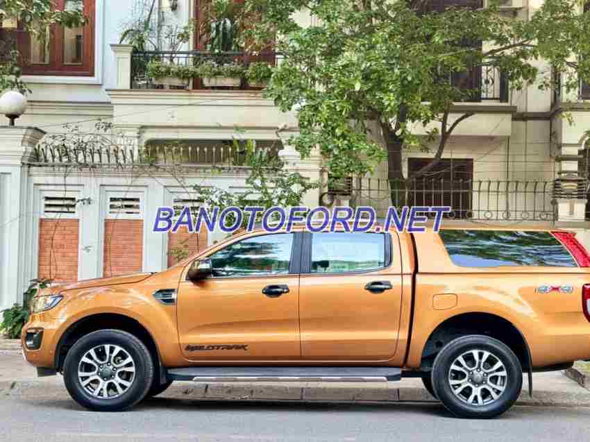 Cần bán gấp xe Ford Ranger Wildtrak 2.0L 4x4 AT 2019 màu Vàng