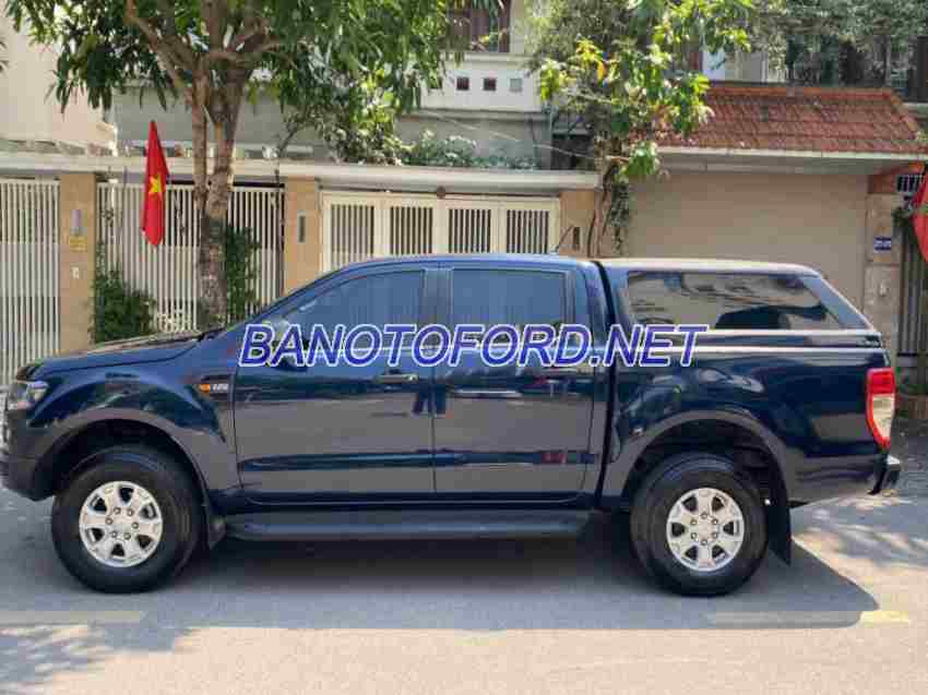 Cần bán gấp xe Ford Ranger XLS 2.2L 4x2 AT năm 2020, màu Đen, Số tự động