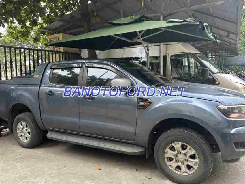 Cần bán Ford Ranger XLS 2.2L 4x2 MT Máy dầu 2015 màu Xanh