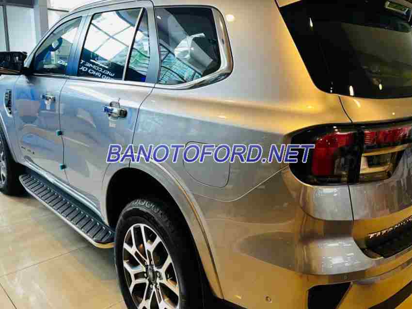 Ford Everest Titanium Plus 2.0L 4x4 AT sx 2024 mới kính kong