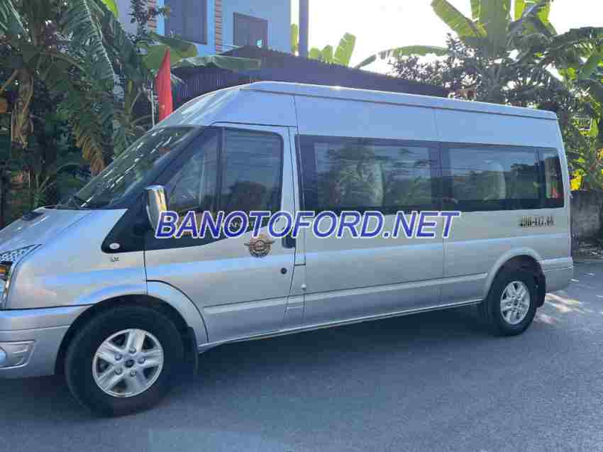 Cần bán xe Ford Transit SVP màu Bạc 2019