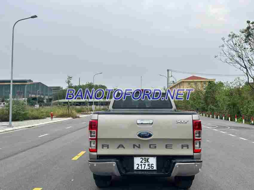 Cần bán gấp Ford Ranger XLT 2.2L 4x4 MT đời 2016, màu Cát