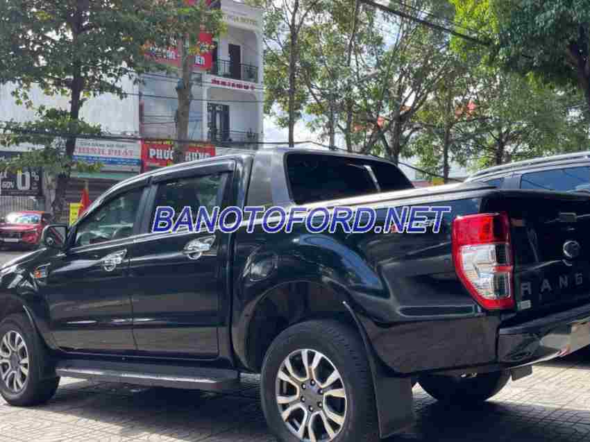 Cần bán gấp xe Ford Ranger XLS 2.2L 4x2 MT 2017 màu Xanh