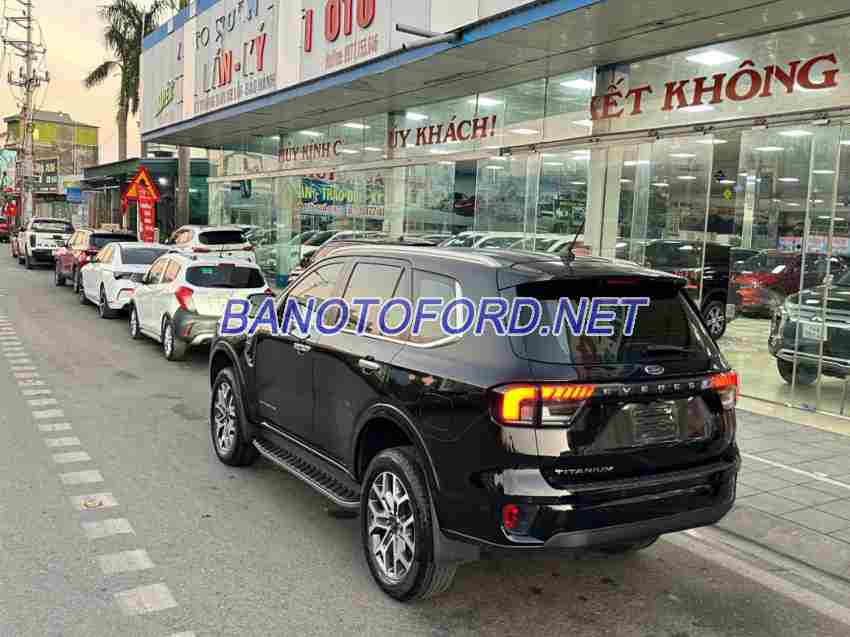 Cần bán gấp Ford Everest Titanium 2.0L 4x2 AT đời 2022, màu Đen