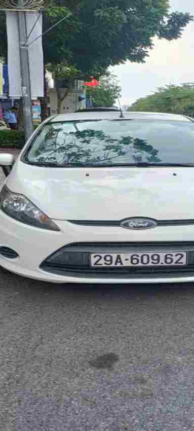 Bán Ford Fiesta 1.6 AT, màu Trắng, Máy xăng, 2012