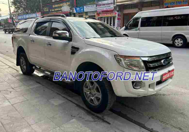 Ford Ranger XLT 2.2L 4x4 MT model 2012 xe chuẩn hết ý