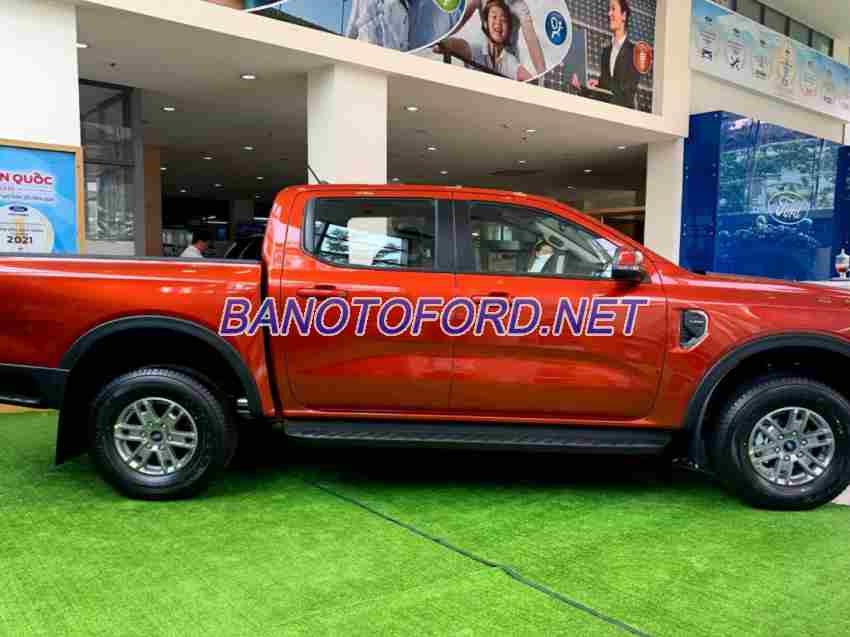 Ford Ranger XLS 2.0L 4x4 AT Lắp ráp trong nước Số tự động rất đẹp - 2024