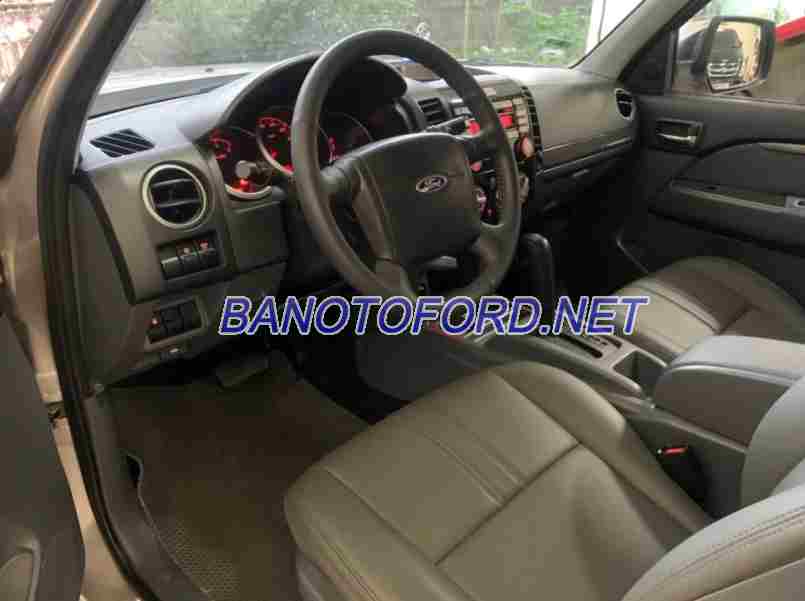 Cần bán gấp Ford Everest 2.5L 4x2 AT năm 2015 giá cực tốt