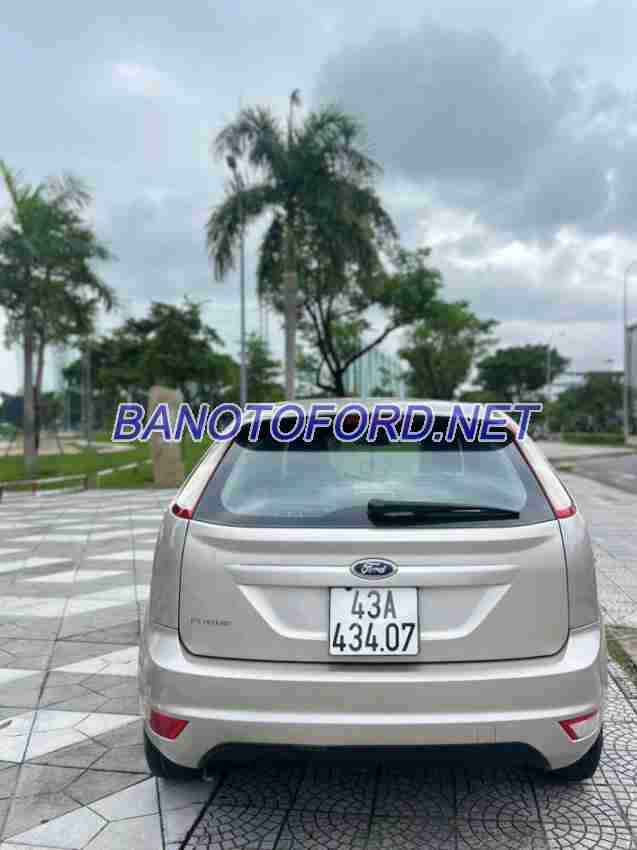 Cần bán xe Ford Focus 1.8 AT màu Bạc 2010