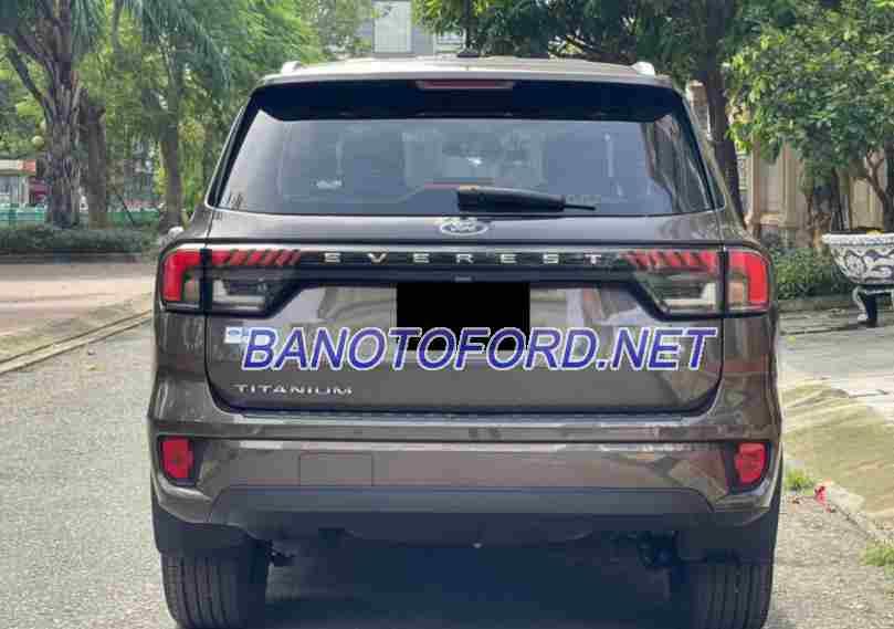 Cần bán gấp Ford Everest Titanium 2.0L 4x2 AT đời 2023, màu Nâu