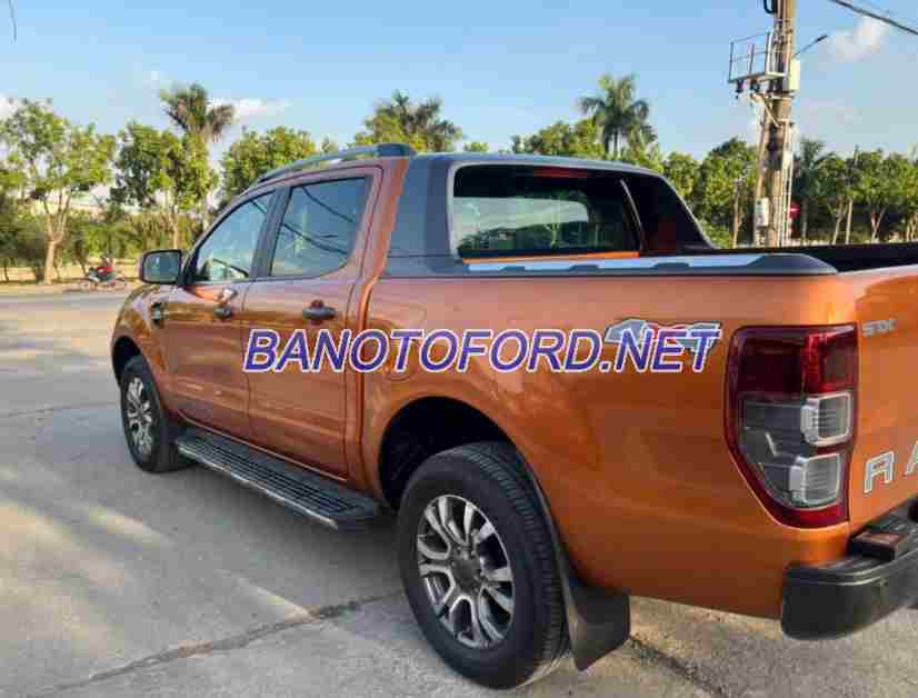 Cần bán gấp Ford Ranger Wildtrak 3.2L 4x4 AT đời 2015, màu Cam