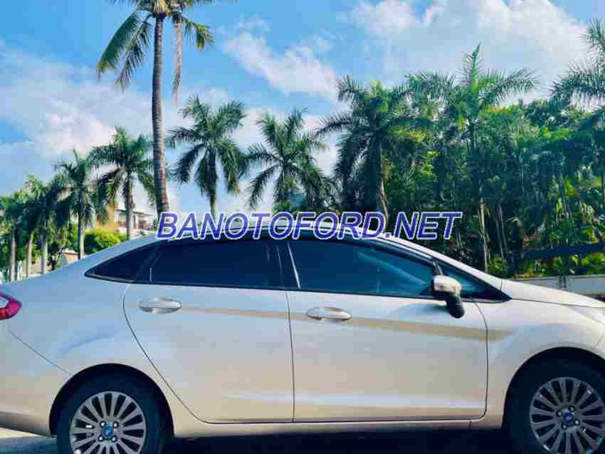 Cần bán xe Ford Fiesta 1.6 AT năm 2013 màu Cát cực đẹp