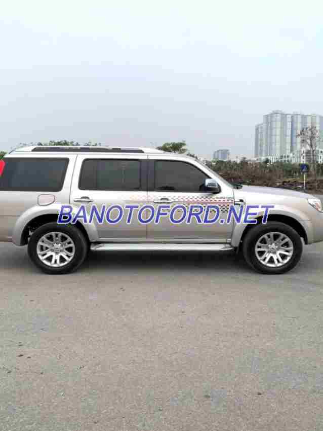 Ford Everest 2.5L 4x2 MT model 2015 xe chuẩn hết ý