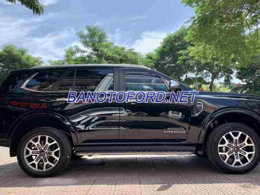 Cần bán gấp Ford Everest Titanium Plus 2.0L 4x4 AT đời 2024, màu Đen