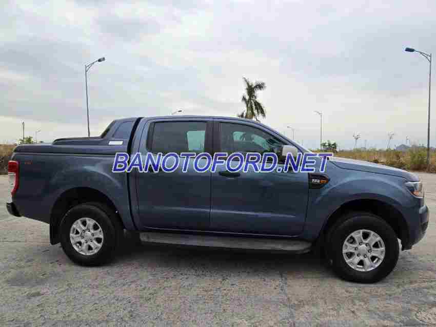 Cần bán gấp xe Ford Ranger XLS 2.2L 4x2 AT năm 2016, màu Ghi, Số tự động