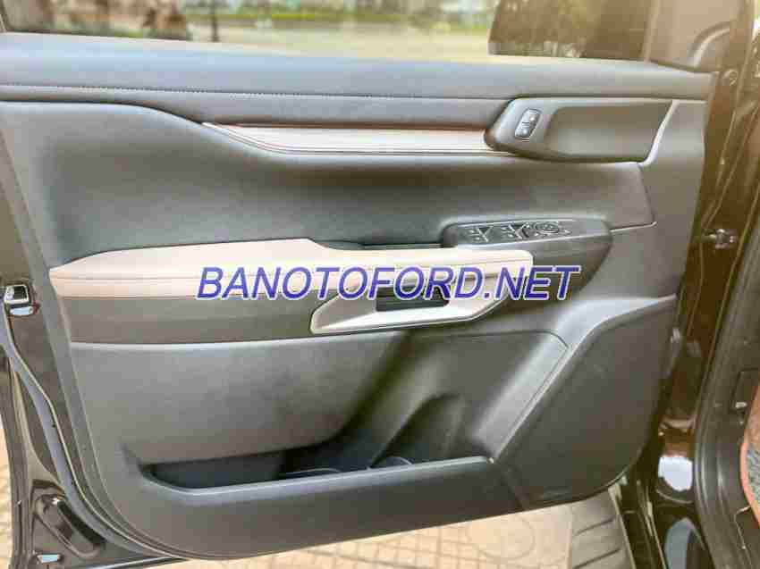 Cần bán gấp Ford Everest Titanium Plus 2.0L 4x4 AT đời 2023, màu Đen