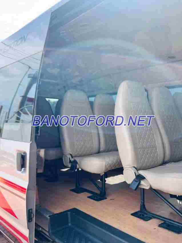 Cần bán xe Ford Transit Standard MID màu Ghi 2015