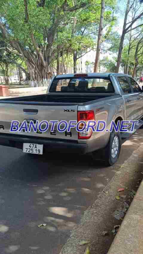 Xe Ford Ranger XLS 2.2L 4x2 AT đời 2015 đẹp bán gấp