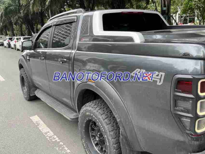 Cần bán gấp xe Ford Ranger Wildtrak 3.2L 4x4 AT năm 2017, màu Xám, Số tự động