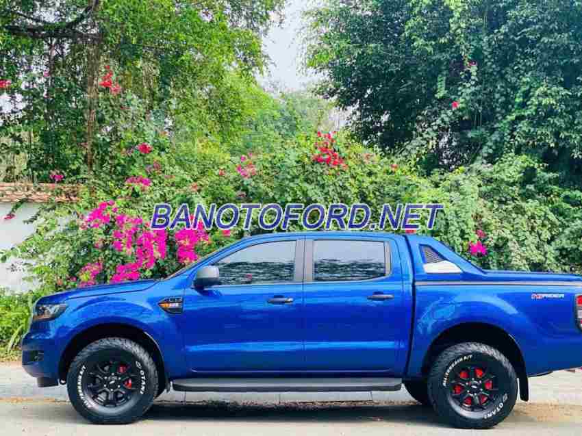 Cần bán gấp xe Ford Ranger XLS 2.2L 4x2 AT năm 2016, màu Xanh, Số tự động