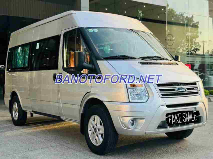 Cần bán xe Ford Transit SVP 2019 Số tay màu Bạc