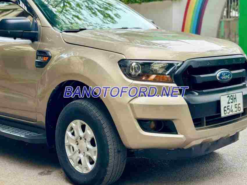 Cần bán Ford Ranger XLS 2.2L 4x2 AT Máy dầu 2016 màu Cát