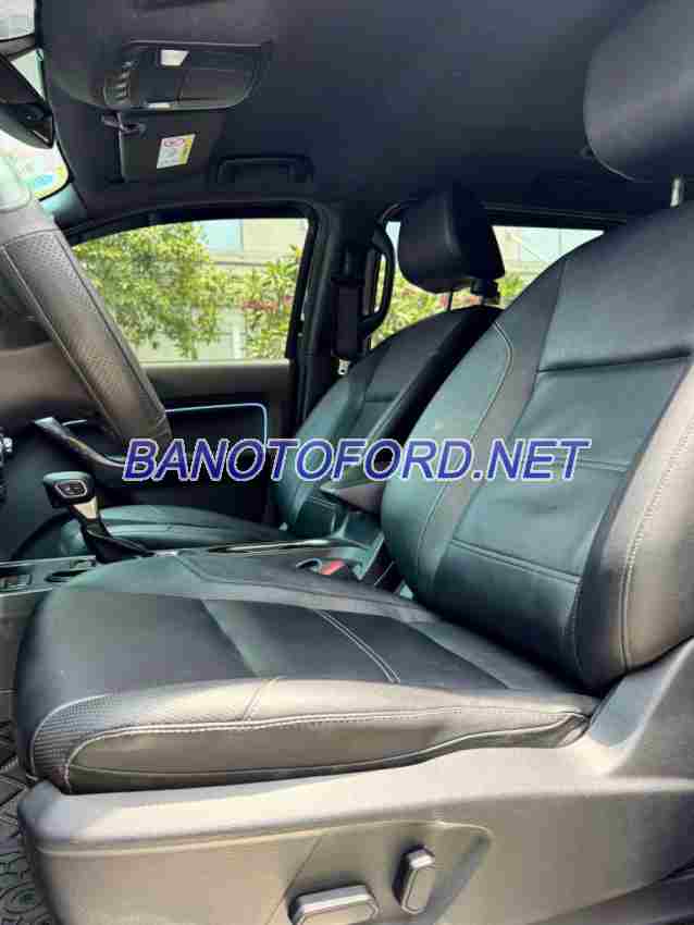 Cần bán gấp Ford Everest Titanium 2.0L 4x2 AT đời 2021, màu Đen