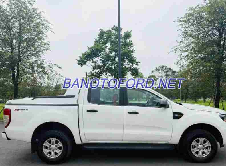 Cần bán xe Ford Ranger XLS 2.2L 4x2 AT màu Trắng 2016