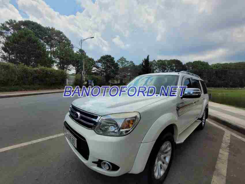 Cần bán gấp xe Ford Everest 2.5L 4x2 AT năm 2014, màu Trắng, Số tự động