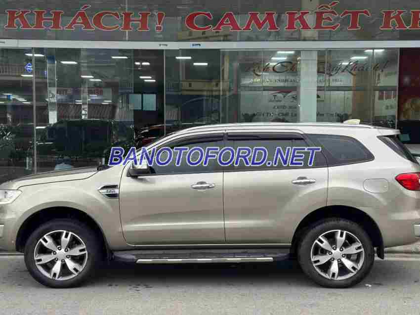Ford Everest Titanium 2.2L 4x2 AT 2016 giá cực tốt