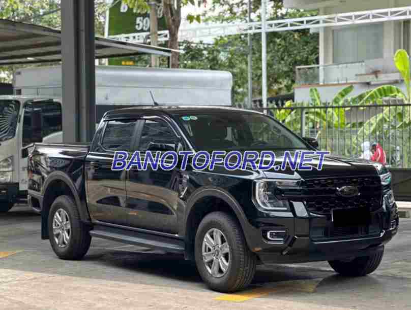 Cần bán gấp xe Ford Ranger XLT 2.0L 4x4 AT 2023 màu Đen