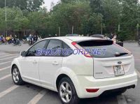 Cần bán xe Ford Focus 1.8 AT màu Trắng 2012