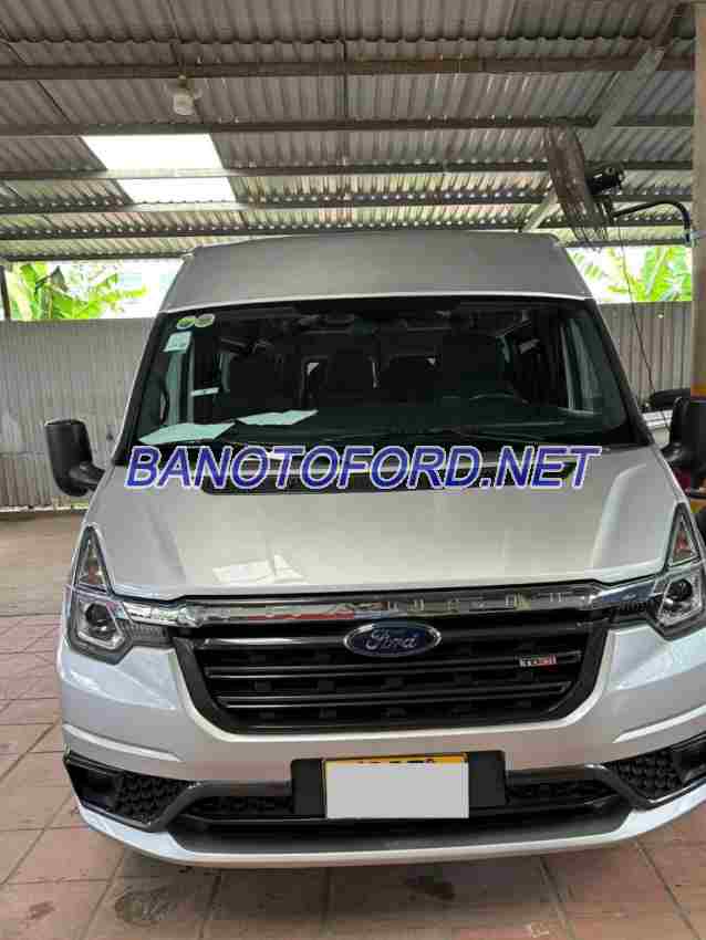 Xe Ford Transit Tiêu chuẩn đời 2022 đẹp bán gấp
