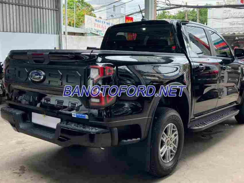 Cần bán gấp xe Ford Ranger XLS 2.0L 4x2 AT năm 2024, màu Đen, Số tự động