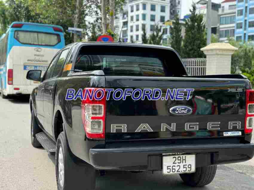 Cần bán gấp xe Ford Ranger XLS 2.2L 4x2 AT 2021 màu Đen