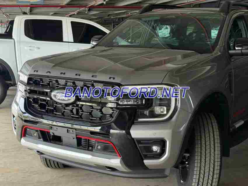 Ford Ranger Stormtrak 2.0L 4x4 AT 2025 giá yêu thương