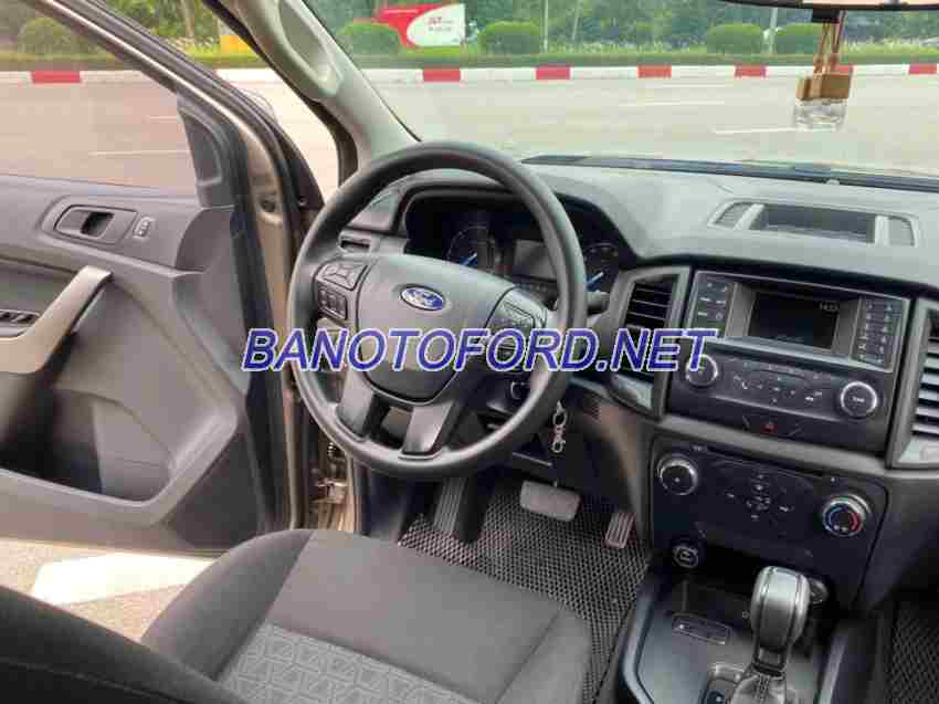 Cần bán gấp xe Ford Ranger XLS 2.2L 4x2 AT năm 2019, màu Vàng, Số tự động