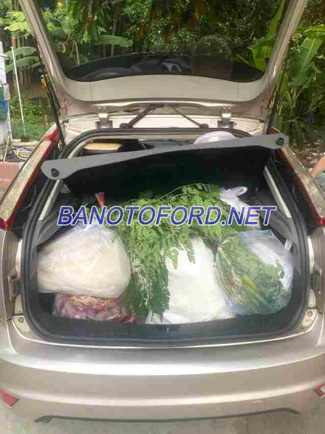 Cần bán xe Ford Focus 1.8 AT đời 2012