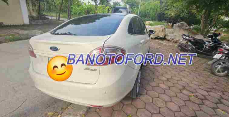 Cần bán xe Ford Fiesta 1.6 AT năm 2011 màu Trắng cực đẹp