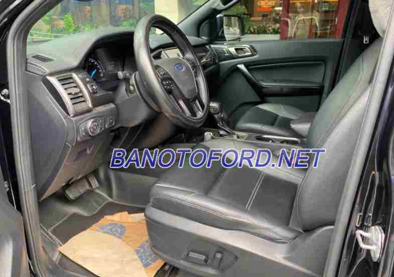 Cần bán gấp Ford Everest Titanium 2.0L 4x2 AT đời 2022, màu Đen