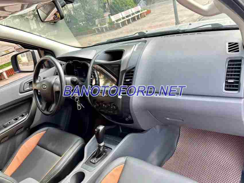 Cần bán xe Ford Ranger XLS 2.2L 4x2 AT năm 2014 màu Bạc cực đẹp