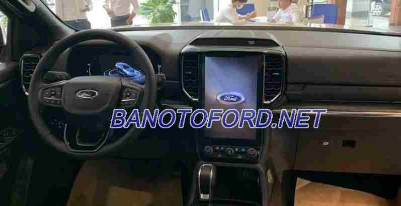 Bán xe Ford Everest Titanium 2.0L 4x2 AT màu Trắng 2025