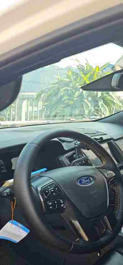 Cần bán gấp xe Ford Ranger Wildtrak 3.2L 4x4 AT 2015 màu Trắng