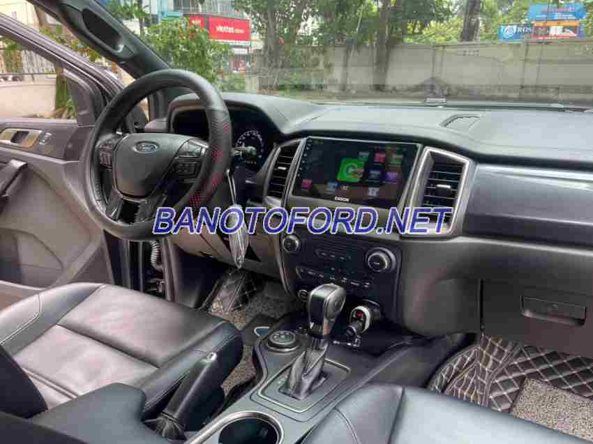 Cần bán gấp Ford Everest Titanium 2.0L 4x4 AT đời 2022, màu Đen