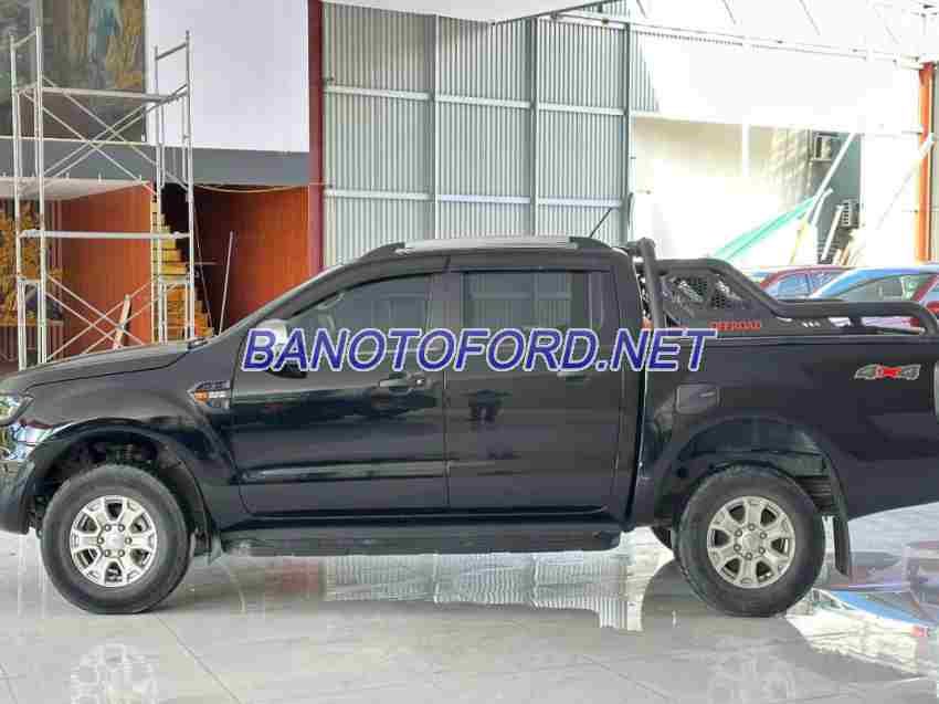 Bán Ford Ranger XLS 2.2L 4x2 AT, màu Đen, Máy dầu, 2021