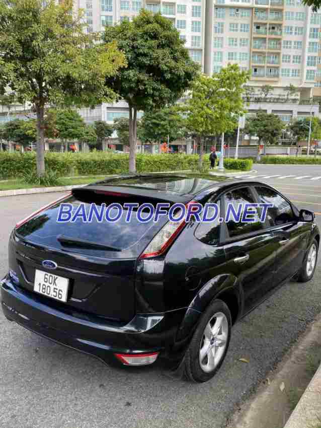 Cần bán xe Ford Focus 1.8 AT màu Đen 2012