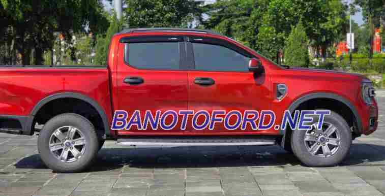 Ford Ranger XLT 2.0L 4x4 AT sản xuất 2022 cực chất!