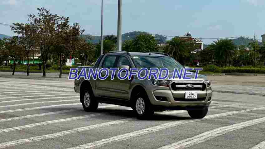 Cần bán xe Ford Ranger XLS 2.2L 4x2 AT 2015 Số tự động màu Vàng